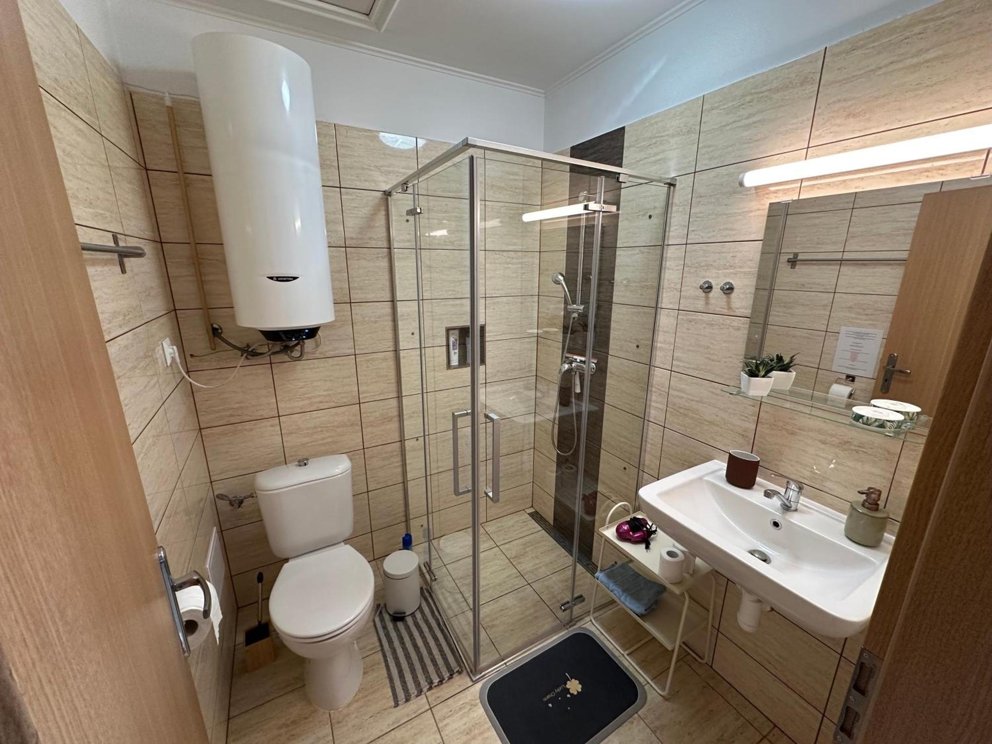 Apartman Losonci Nesvady- Pre 2 Osoby Studio Exterior photo
